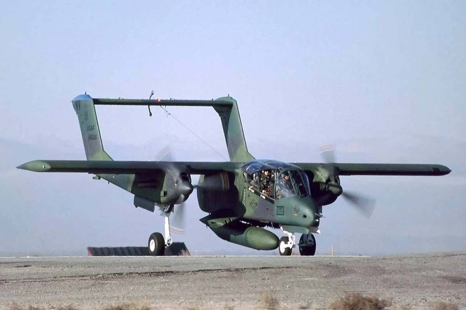 O OV-10 Bronco: formas incomuns e desempenho elogiado (Rob Schleiffert)