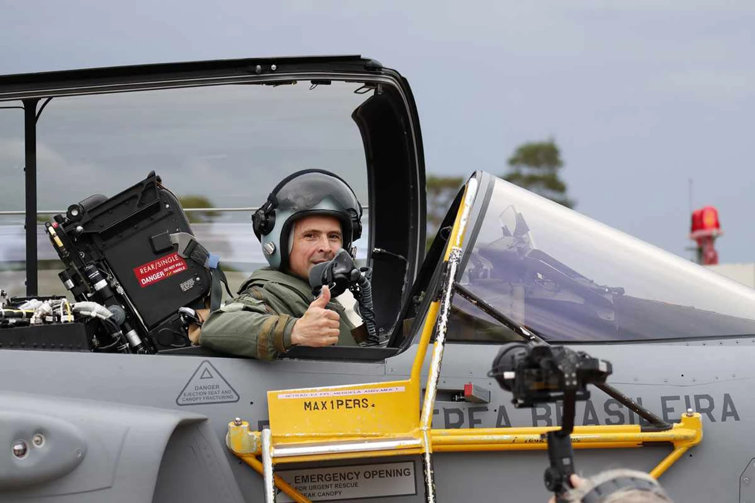 O piloto brasileiro faz parte do IDEV, instituto responsável por ensaios em voo, e está na Suécia desde janeiro (Saab)