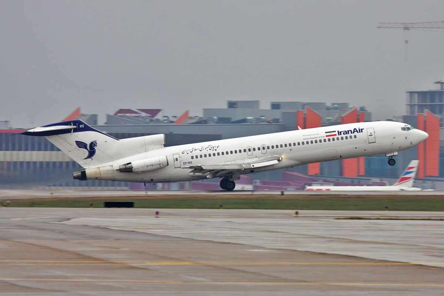Um dos dois Boeing 727-200 que serão leiloados (Sergey Kustov)