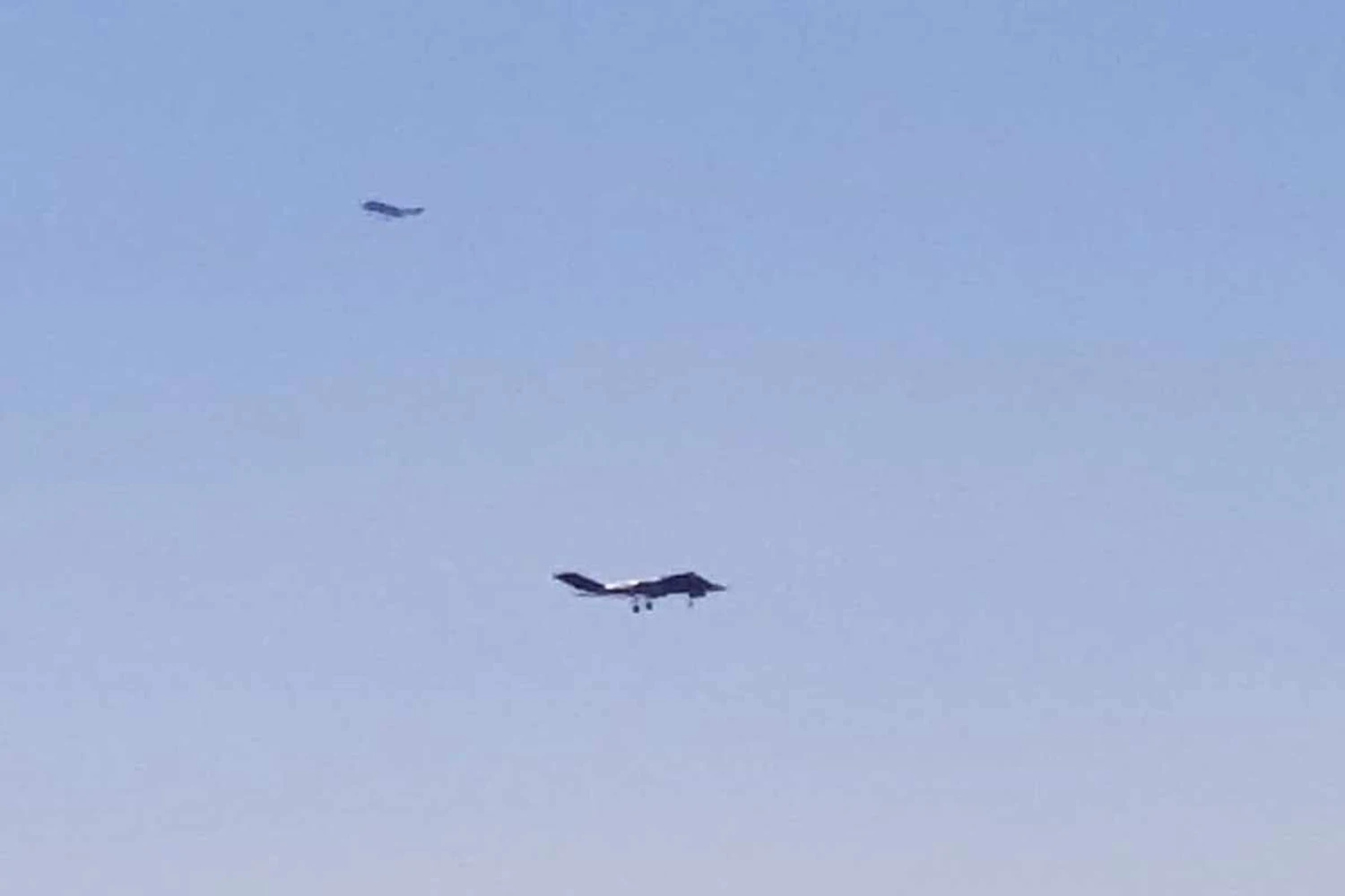 F-117 sobrevoam San Diego nesta terça (Jamal Ingram/Instagram)