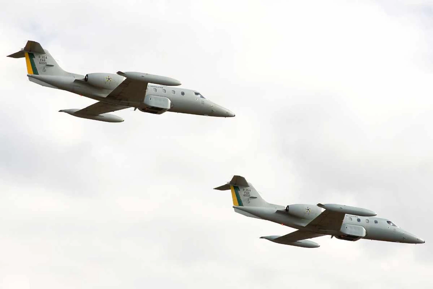 FAB vai desativar os “aviões espiões” Learjet R-35A