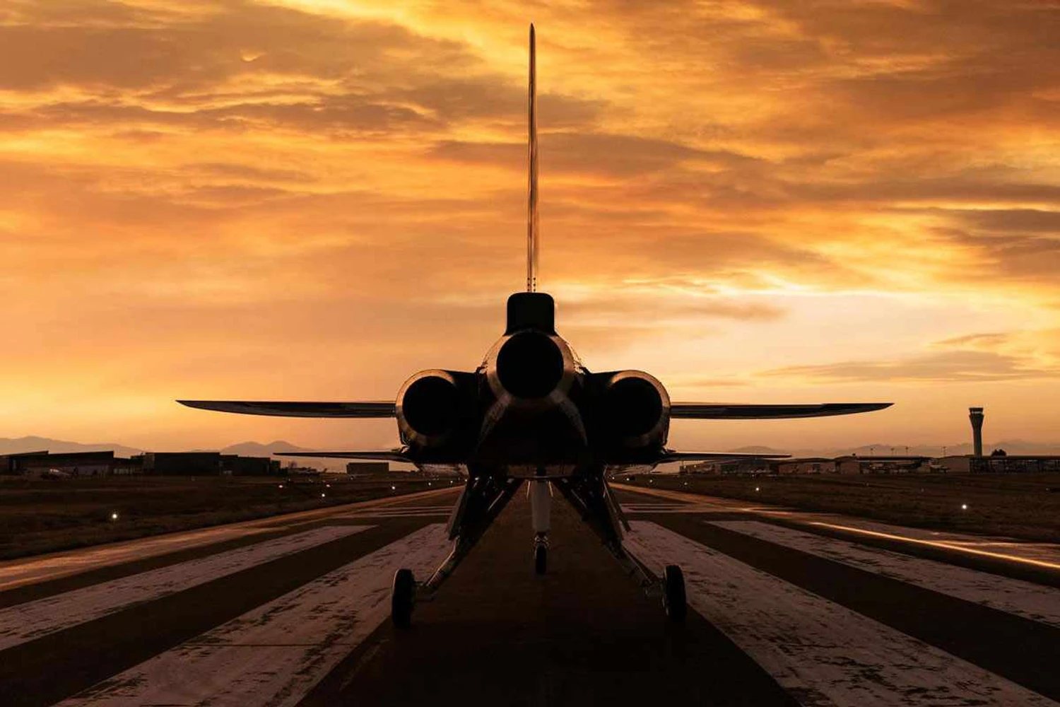 O XB-1 testa as tecnologias que serão usadas no projeto Overture, para até 88 passageiros (Boom)