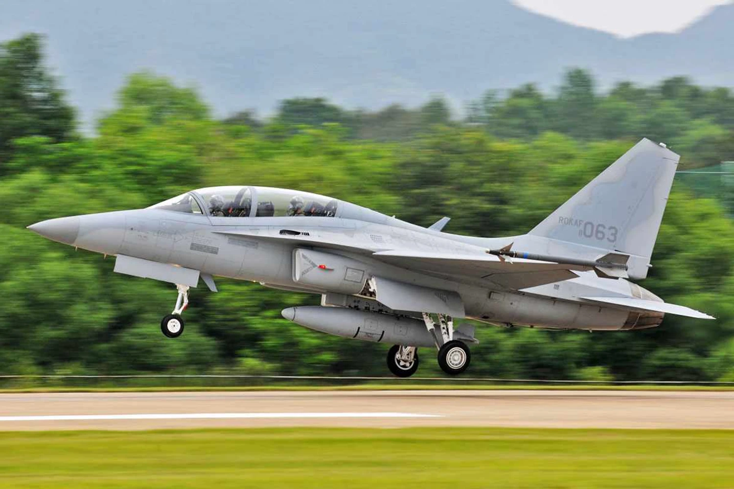 Força Aérea das Filipinas quer mais 12 caças FA-50 Fighting Eagle