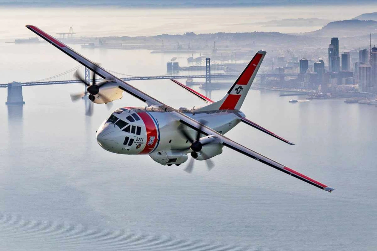 O C-27J ganhou itens do C-130J e hoje opera em v&aacute;rios pa&iacute;ses incluindo os EUA (GMC)