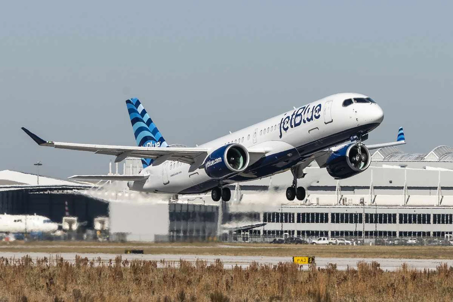 A JetBlue é o maior cliente do Airbus A220, com 100 aeronaves encomendadas (Airbus)