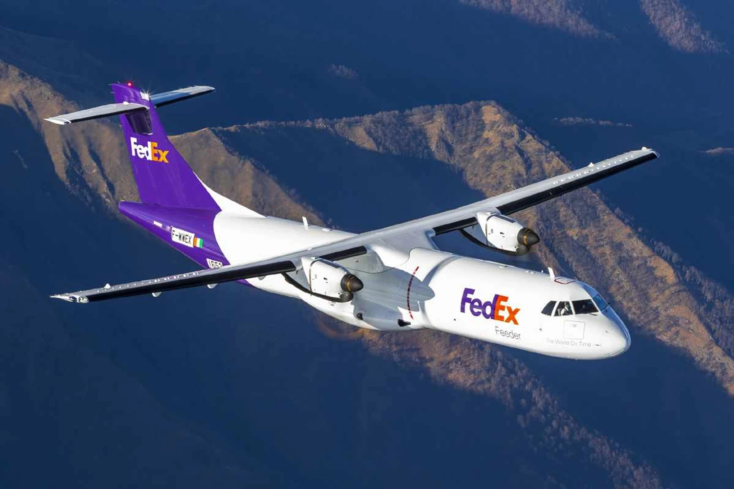 FedEx recebe o primeiro cargueiro ATR 72-600F do mundo