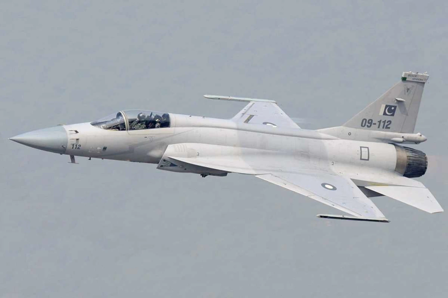 Ca&ccedil;a low-cost: o JF-17 Thunder &eacute; um dos ca&ccedil;as mais baratos do mundo (Shimin Gu)
