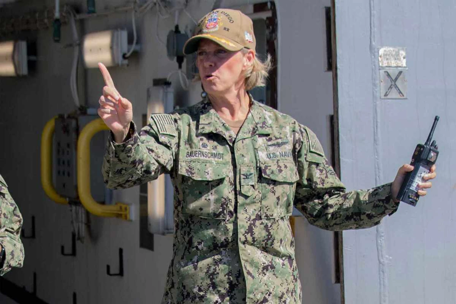 Pela primeira vez, oficial mulher vai comandar um porta-aviões nuclear dos EUA