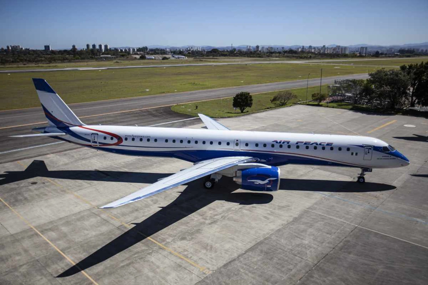 Embraer E195-E2 - Air Peace