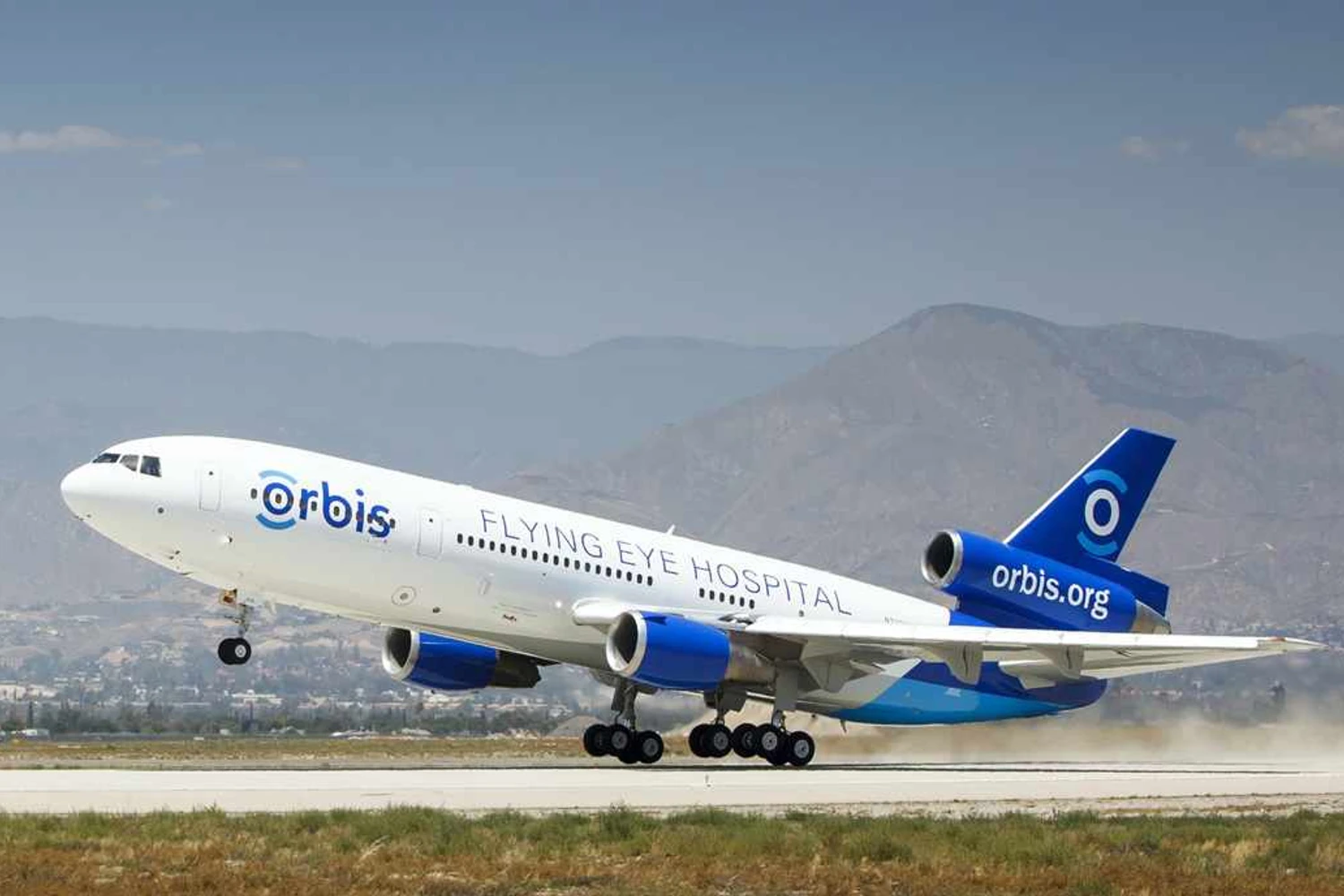 MD-10 da fundação Orbis, que era usado como hospital móvel (Orbis International)