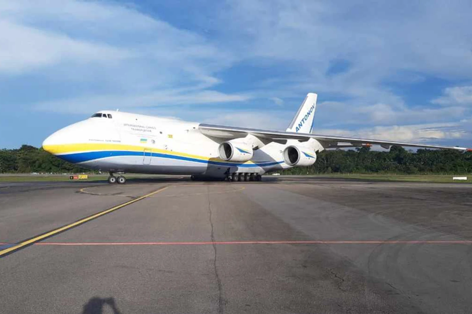 Antonov An-124 no aeroporto de Belém