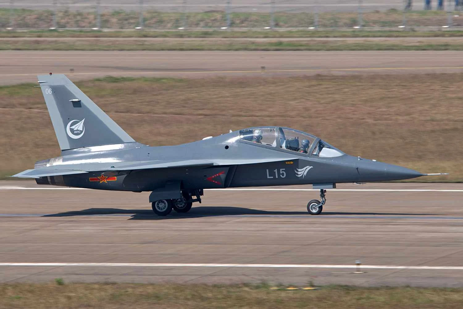 Hongdu L-15 Falcon (Xu Zheng)