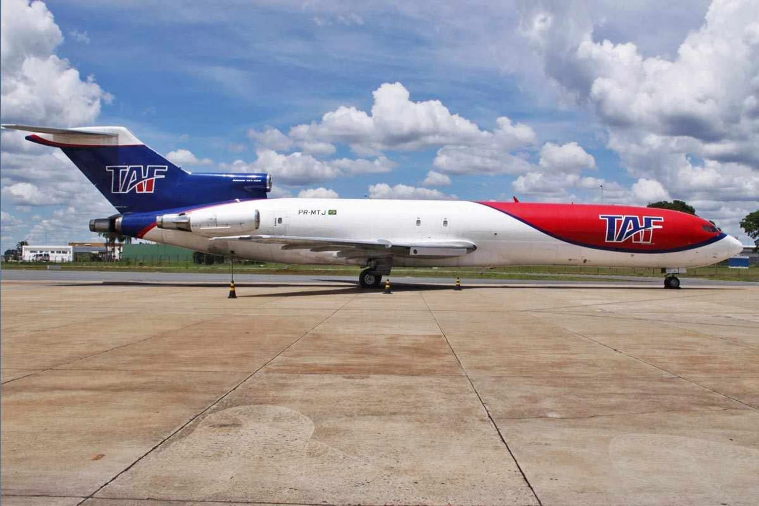 Boeing 727-200 da TAF (Aeroprints)