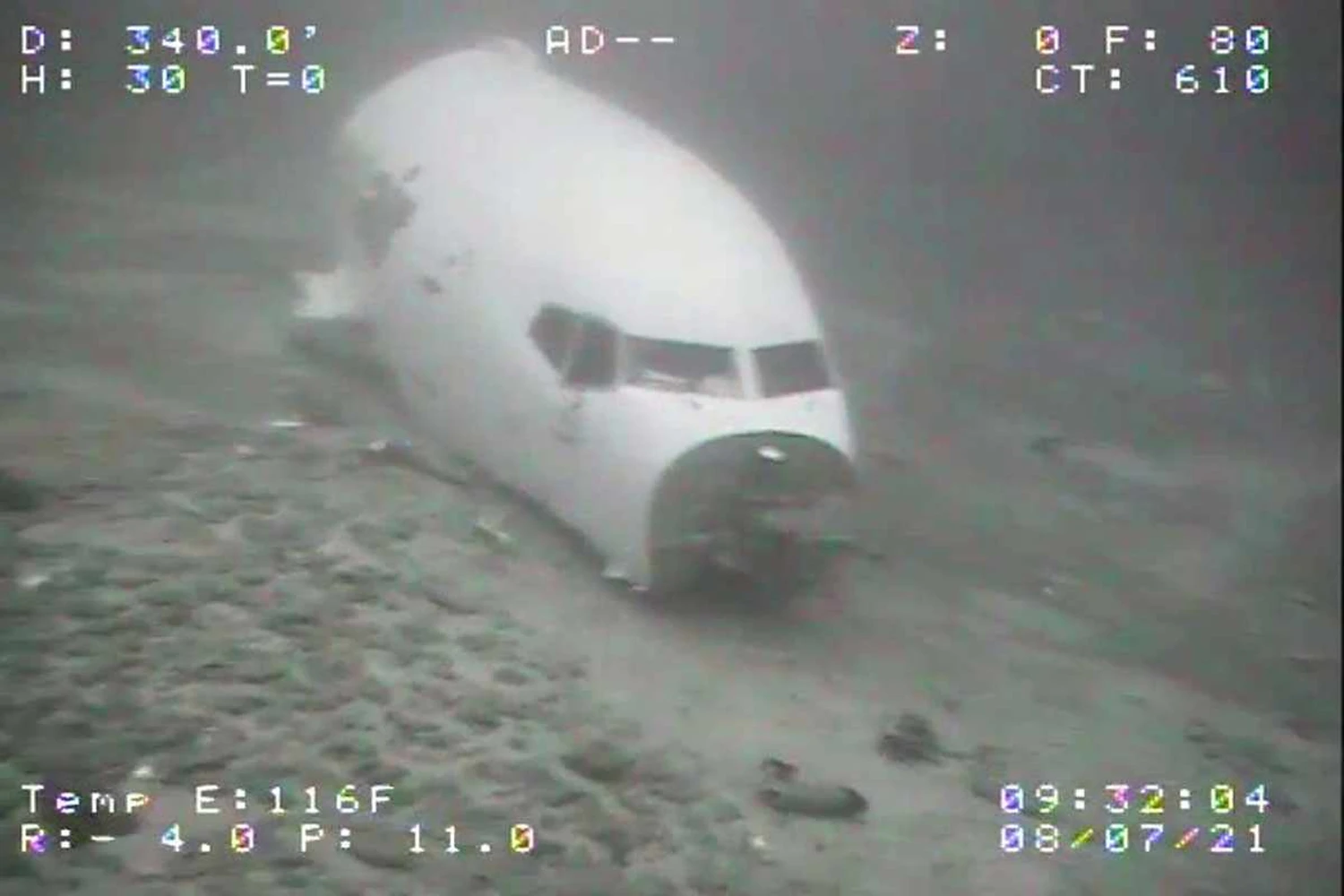Imagens dos destroços do Boeing 737-200C acidentado no Havaí são divulgadas pelos investigadores