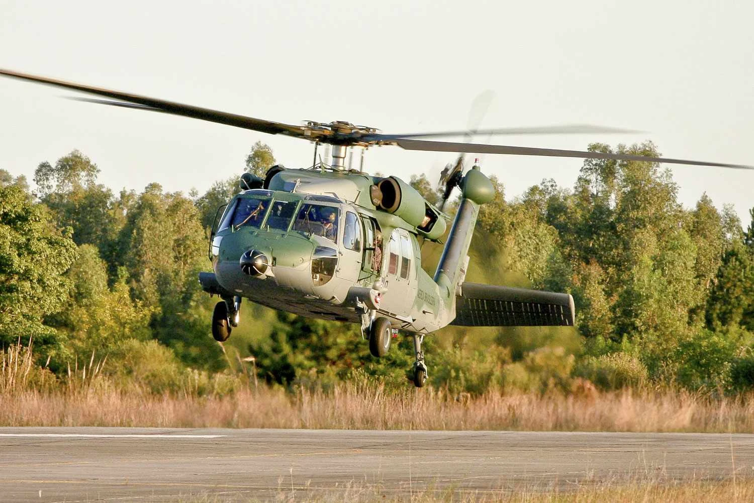 A FAB também opera o UH-60