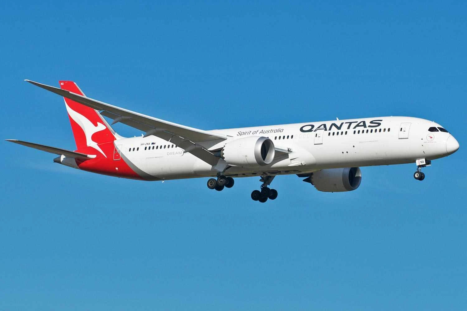Boeing 787 da Qantas (BriYYZ)