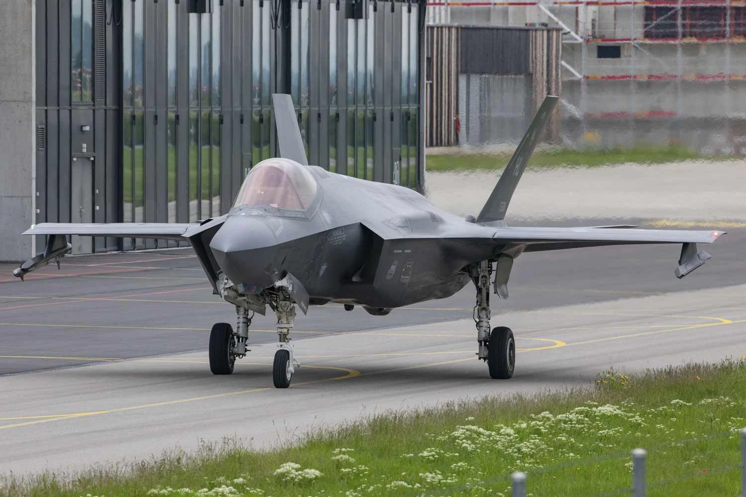 Suíça deve cortar pedido de caças F-35 de 36 para 30 jatos