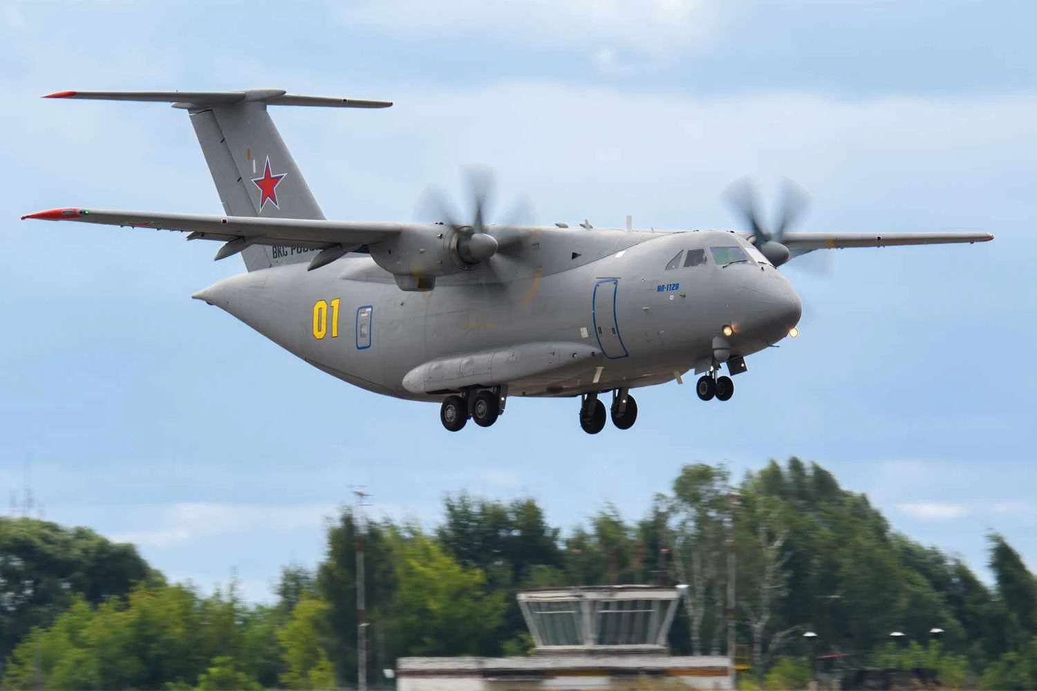 Rússia suspende projeto do cargueiro militar IL-112V