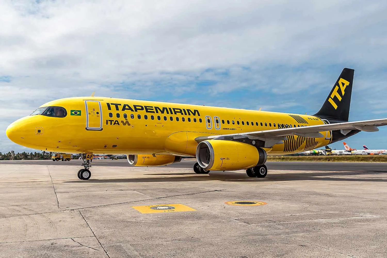 O Airbus prefixo PS-AAF está em São José dos Campos desde 16 de novembro sem voar (Divulgação)