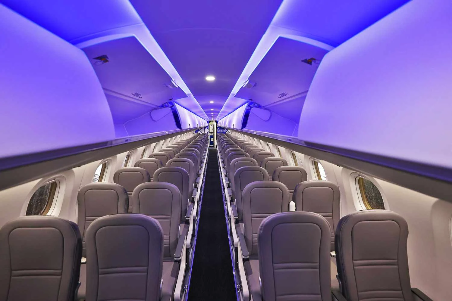 Os E195-E2 da Belavia têm configuração com 126 assentos, sendo nove na executiva