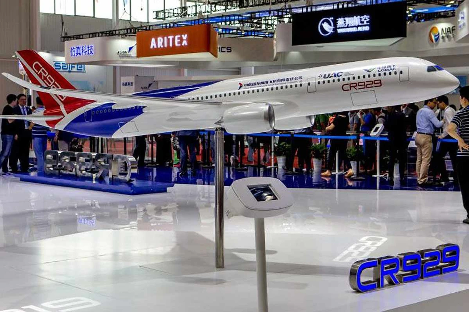 Maquete do projeto de widebody CR929 (AeroComposite)