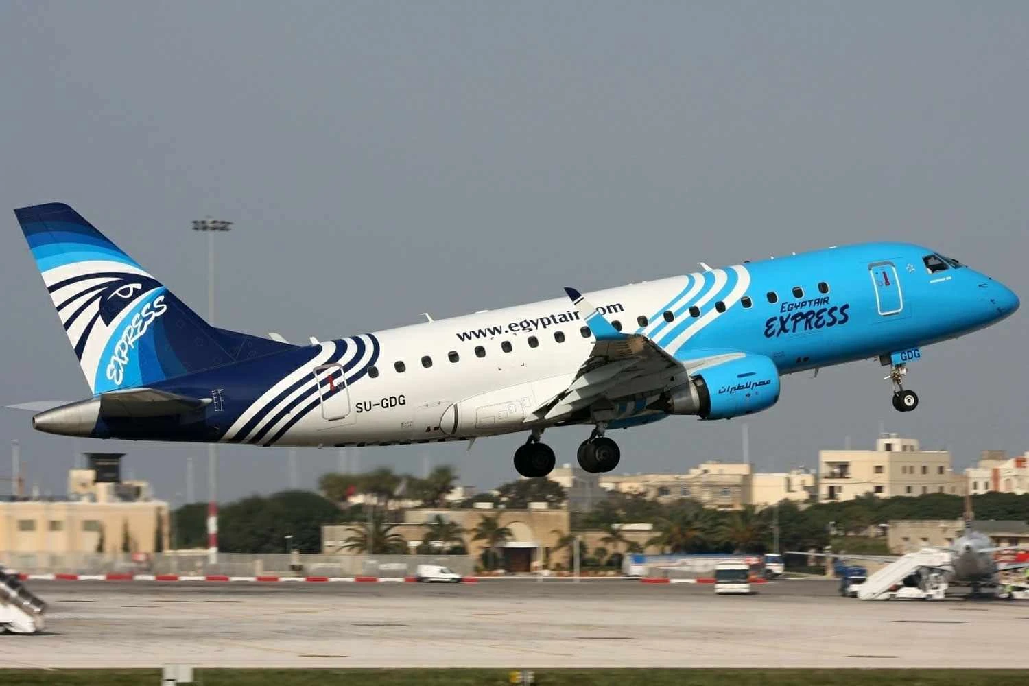 Um E170 da EgyptAir Express (Timo Breidenstein/CC)