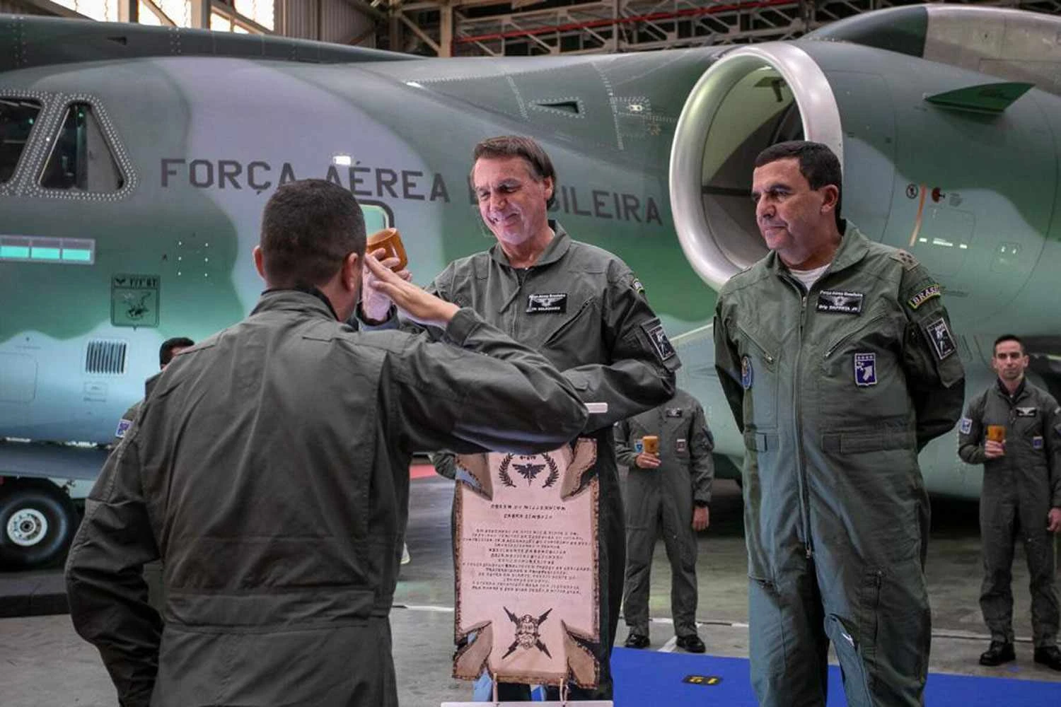 O presidente Jair Bolsonaro voltou a prestigiar a aeronave após o anúncio da redução unilateral do contrato com a Embraer (FAB)