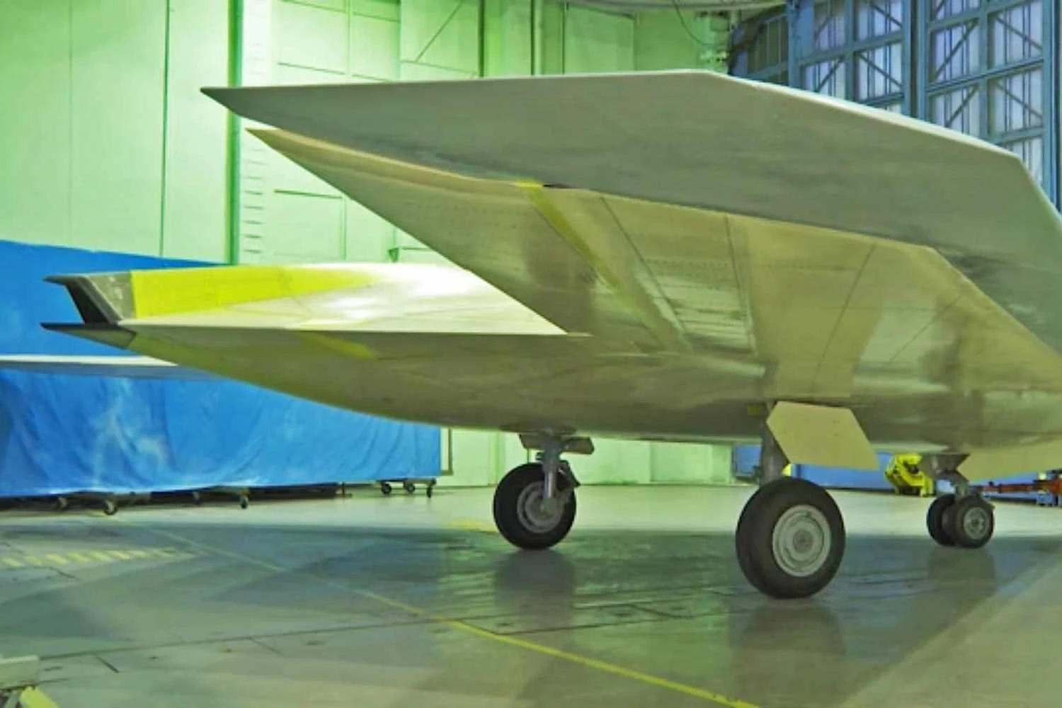 O bocal de saída do S-70: menor assinatura de radar