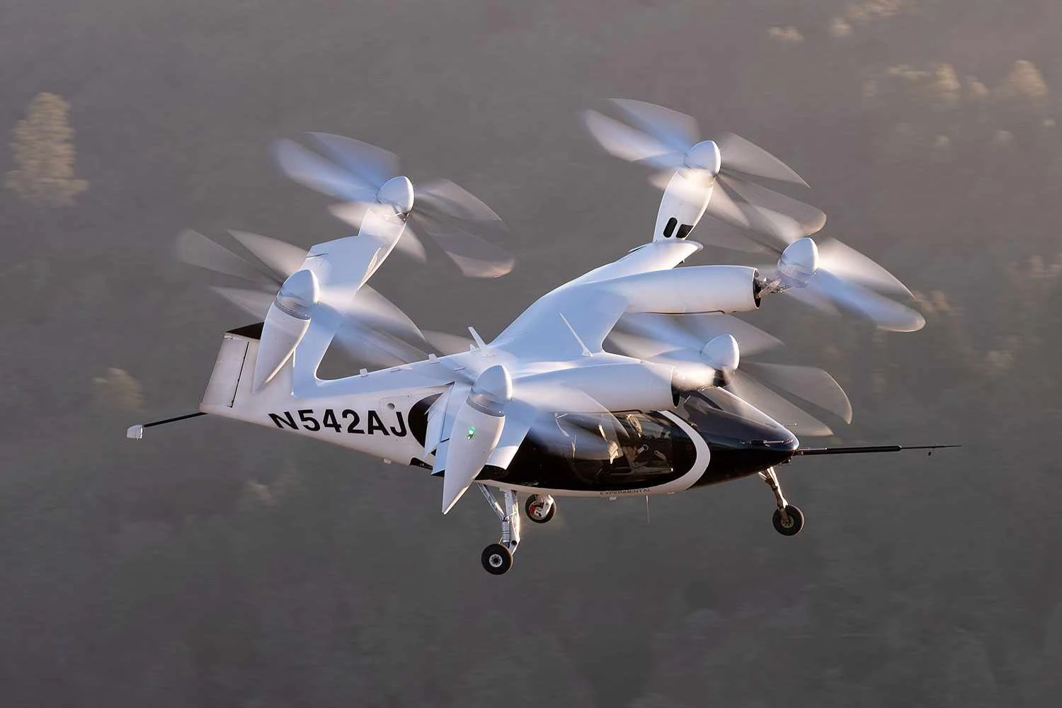 Mais um eVTOL no ar: modelo de produção da Joby Aviation completa primeiro voo