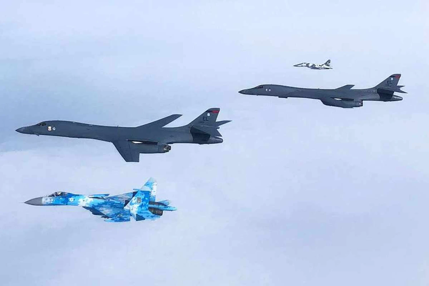 A Força Aérea da Ucrânia tem no Su-27 e no MiG-29 seus principais caças (US Gov)