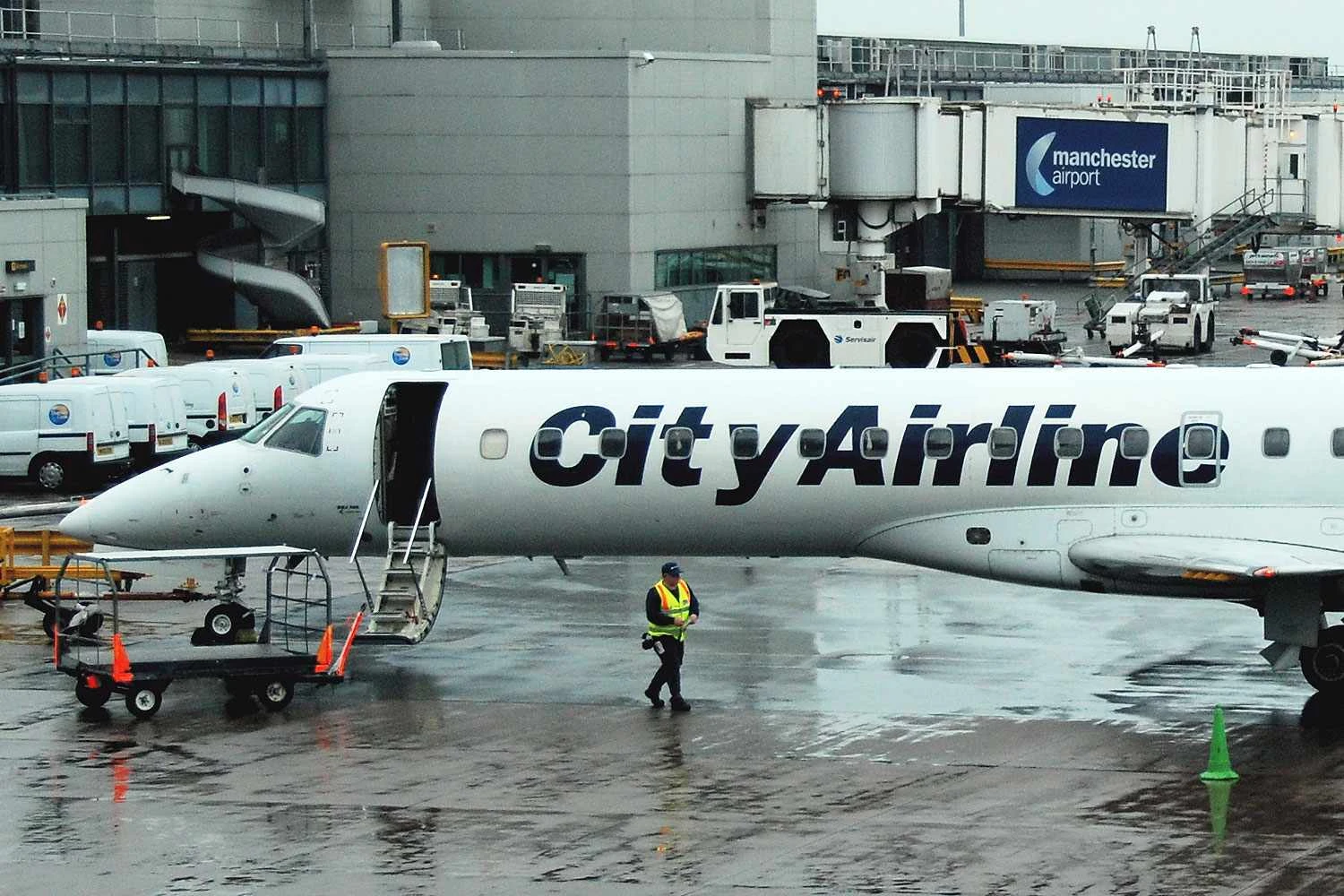 An ERJ 145 with tilting stair (Aero Icarus)
