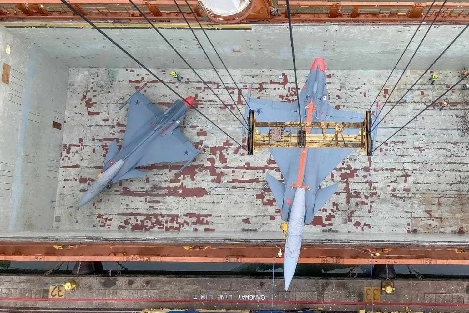 Por questões de segurança, caças importados da Suécia chegam ao Brasil de navio e não voando (SAAB)