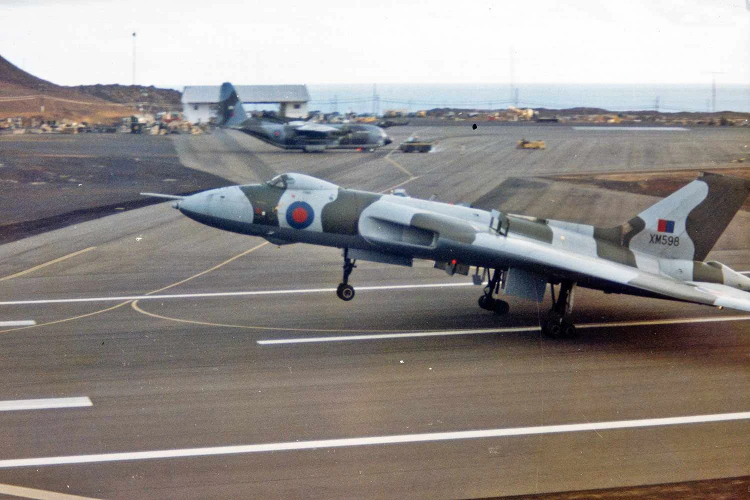 O Avro Vulcan durante a Guerra das Malvinas (RAF)