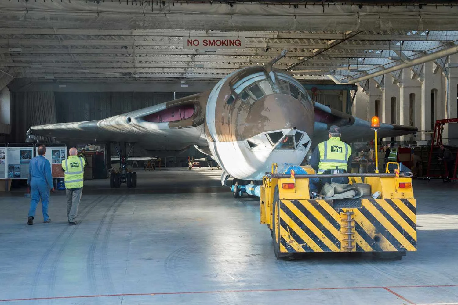 O bombardeiro foi adquirido em 1976 e passou por um processo de restauraçao de cinco anos (RAF)