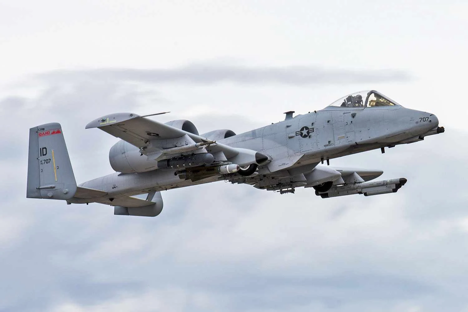 A-10 da Força Aérea dos EUA é derrubado no mesmo dia em que F-15E foi abatido no Irã