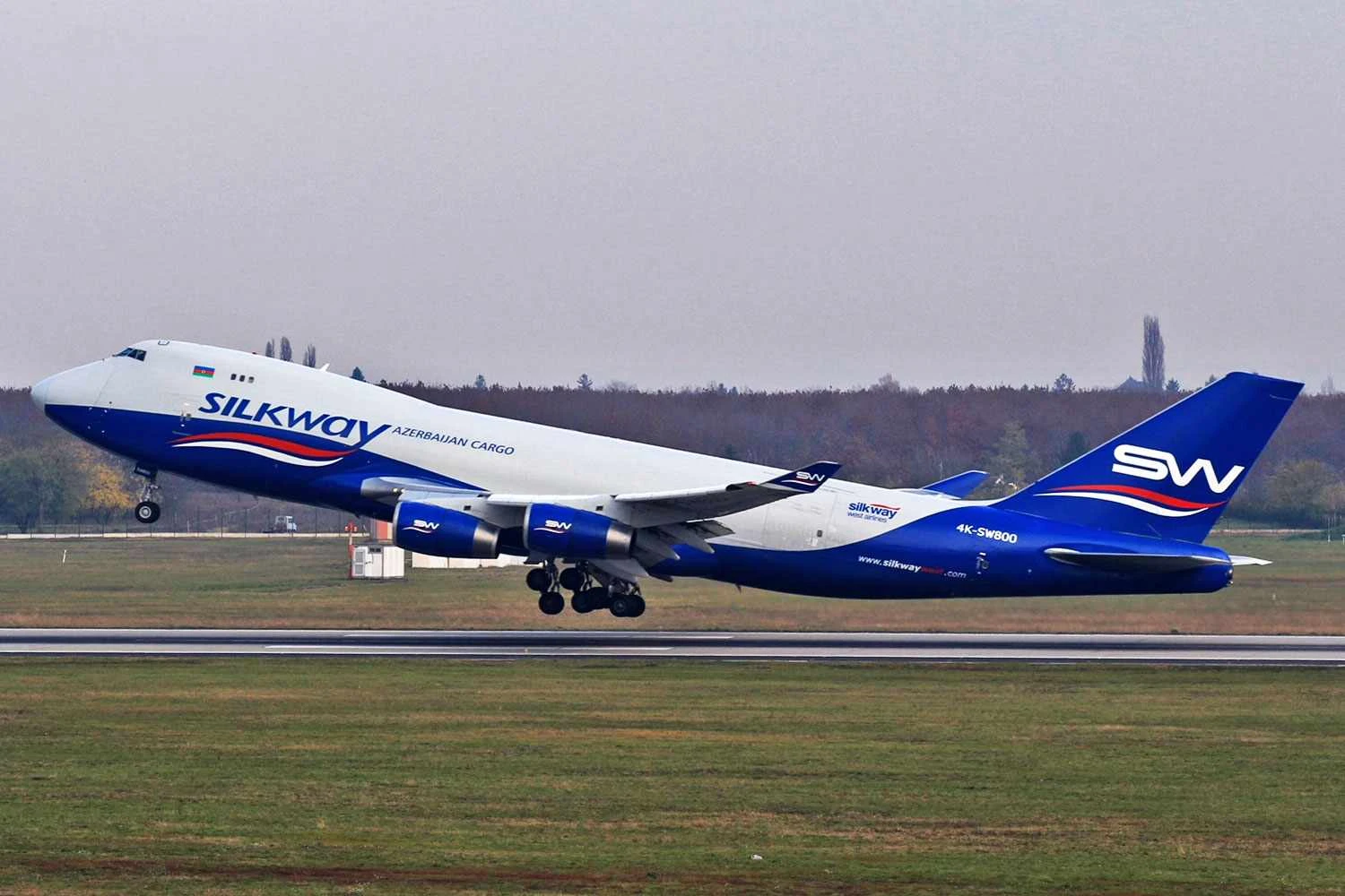 A Silky Way West opera cinco 747-8F (SWWA)