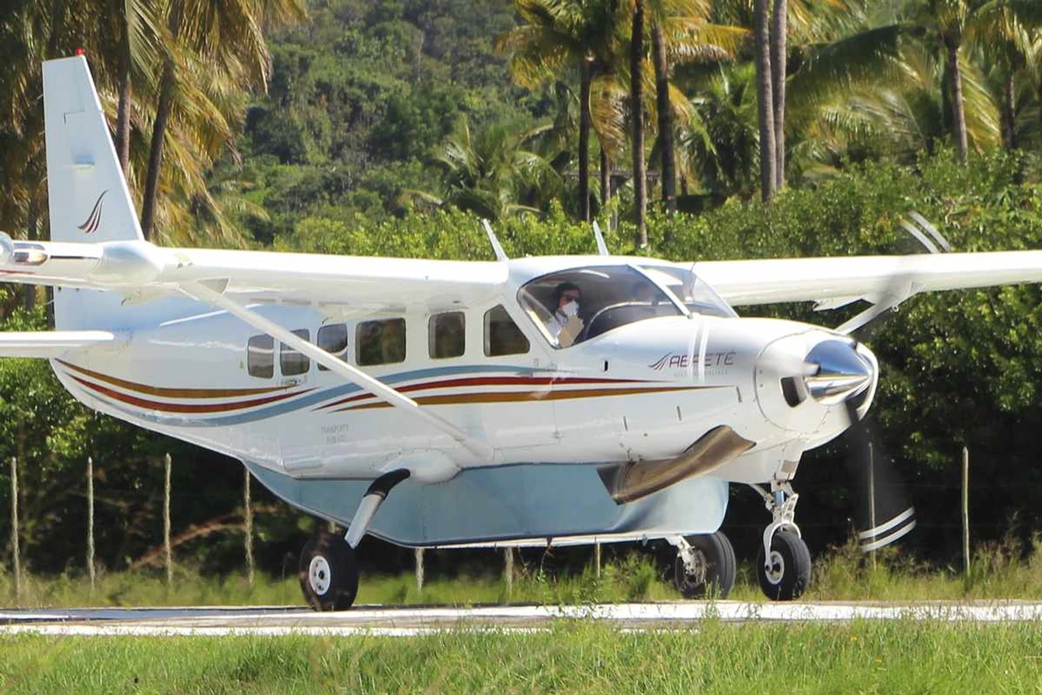 Cessna Grand Caravan da Abaeté Linhas Aéreas no aeroporto de Morro de São Paulo (Thiago Vinholes)