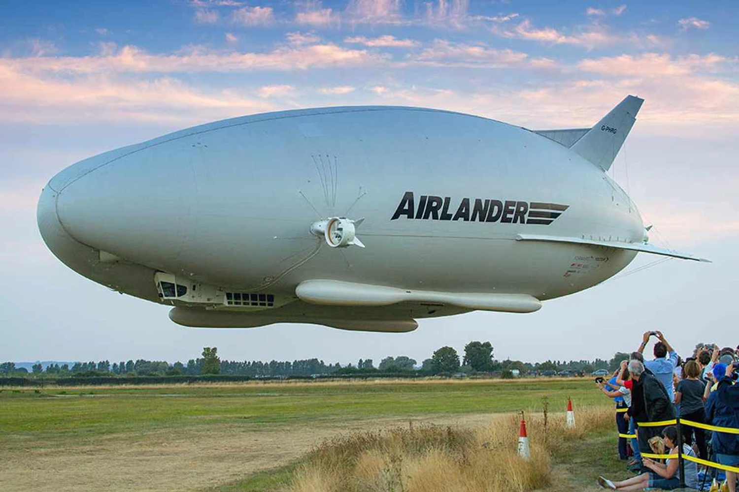 Design diferente: o Airlander 10 tem capacidade até 100 passageiros (HAV)