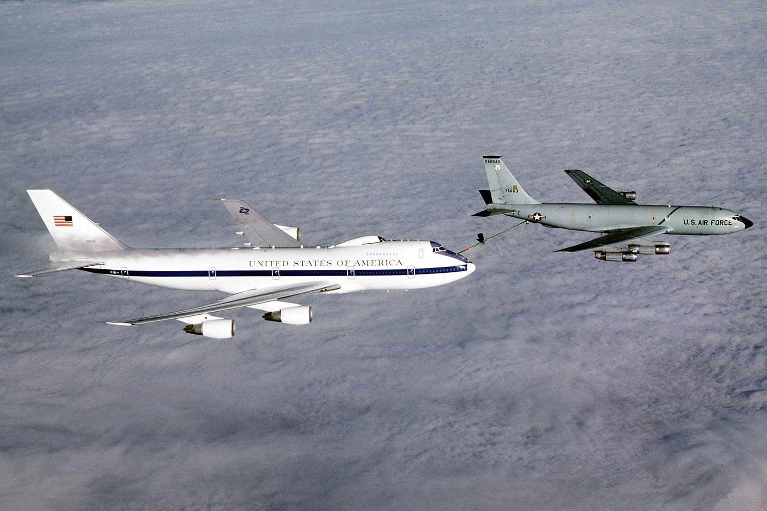 The E-4B can fly for to up 72 hours with air refueling (USAF)
