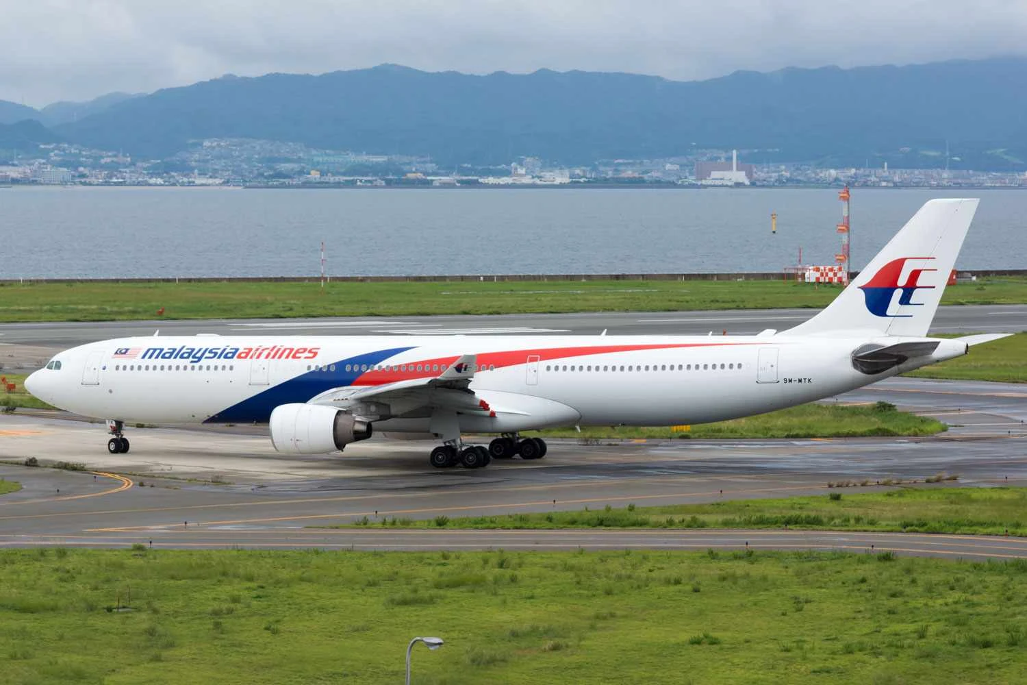 Malaysia Airlines A330-300 (lasta29)