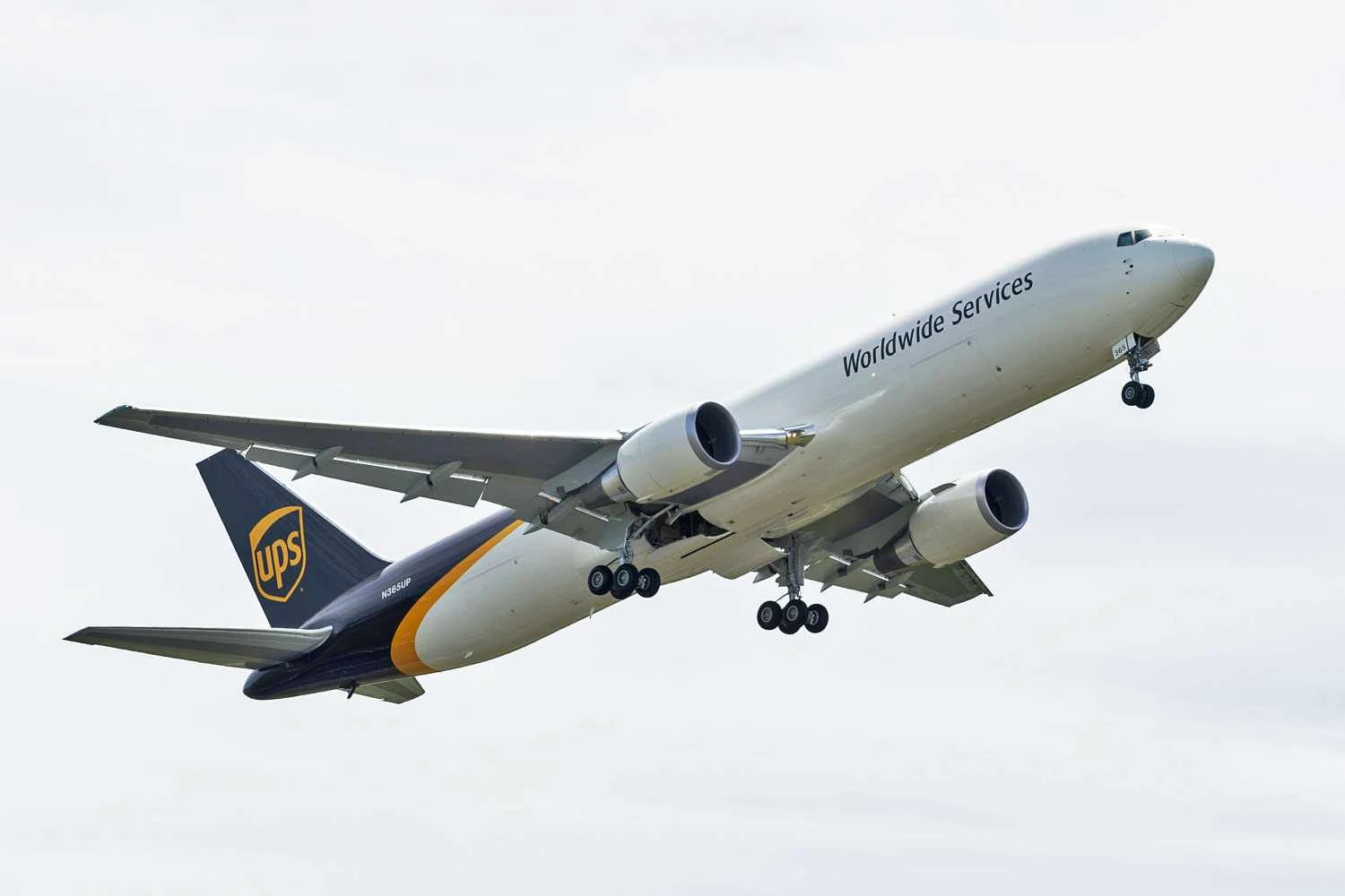 UPS adquire mais oito 767 cargueiros da Boeing