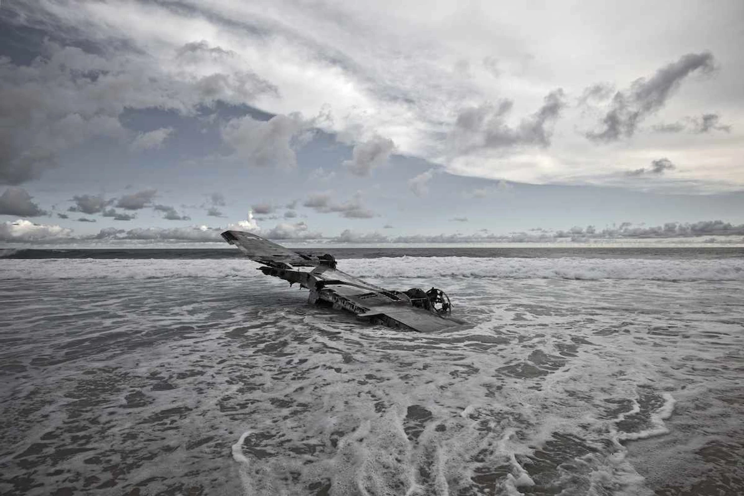 Grumman HU-16 Albatross que estava cheio de drogas e caiu numa praia do México em 2004  (Foto: Dietmar Eckell)
