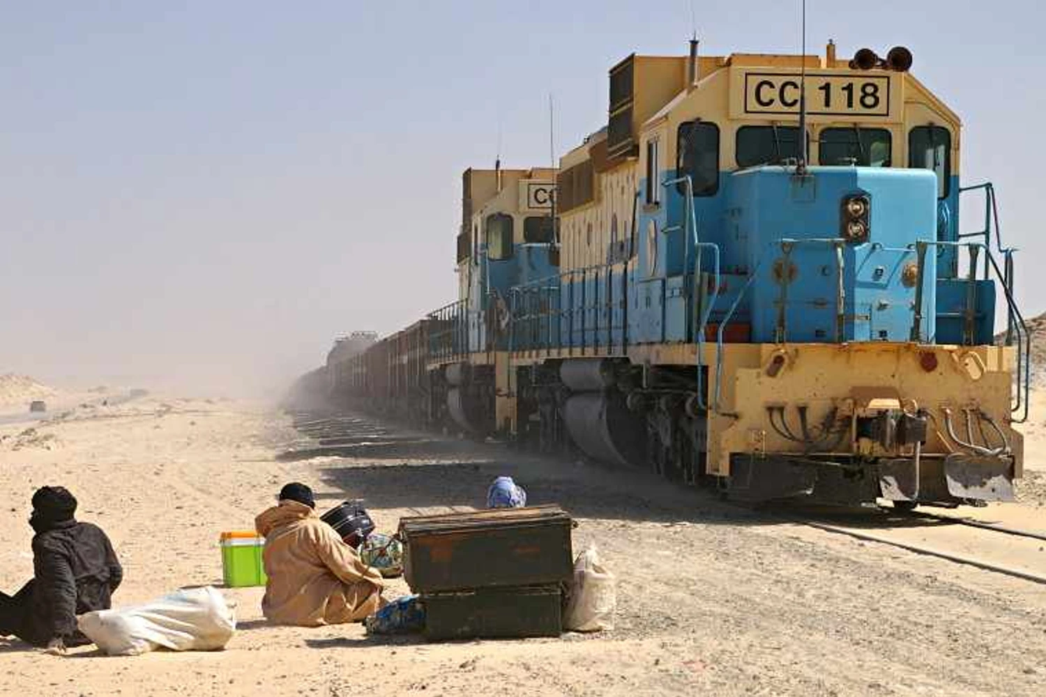 Trem de minério de ferro que opera na Mauritânia é um dos maiores do mundo (Emesik/CC)