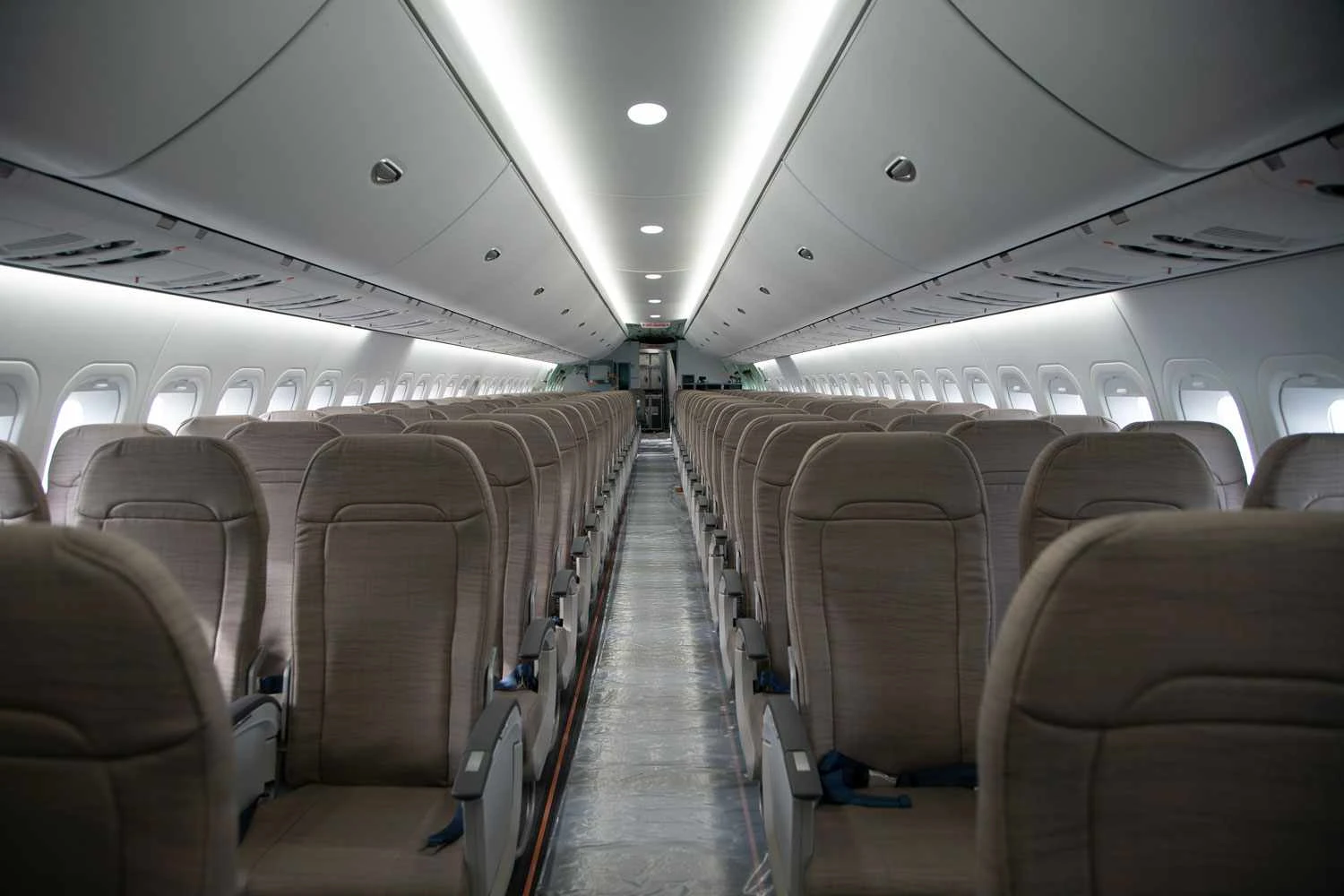 Cabine de passageiros do MC-21 (UAC)