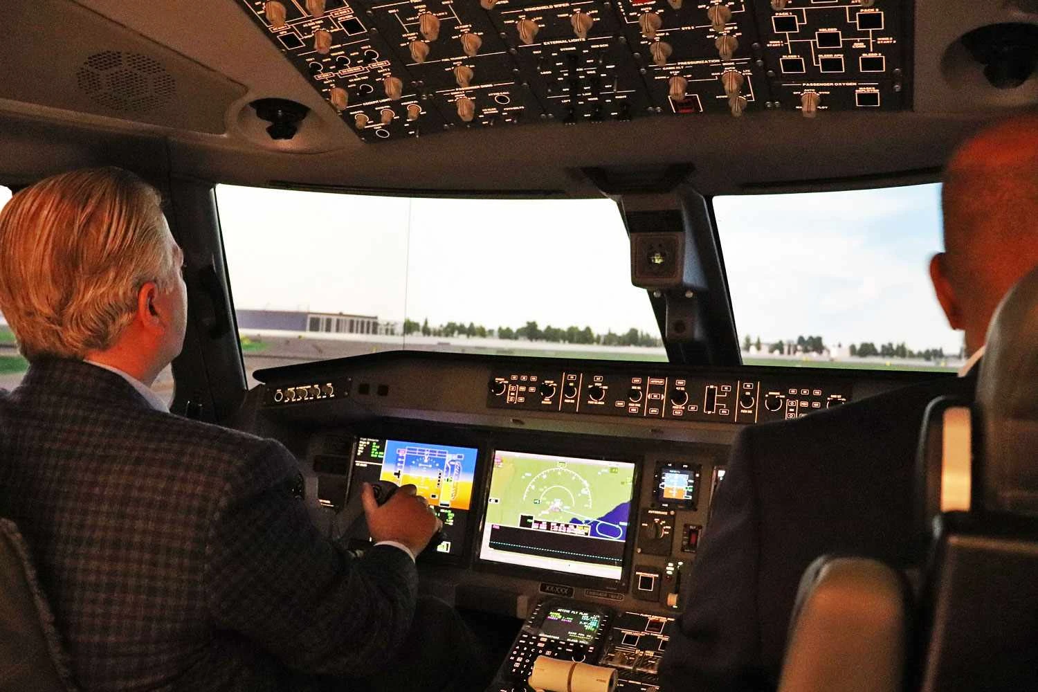 E195-E2 flight simulator (Porter)