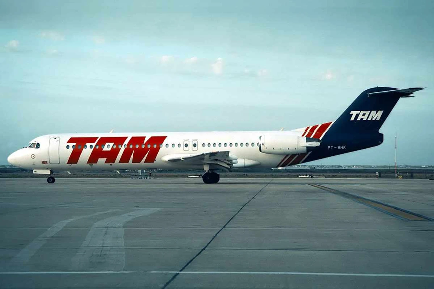 Fokker 100 da TAM (Pedro Aragão)