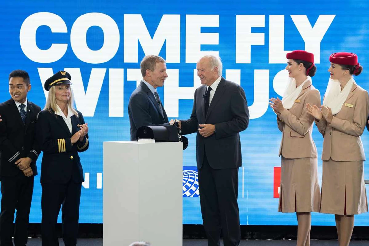 O CEO da United, Scott Kirby, e o presidente da Emirates, Sir Tim Clark (Emirates)