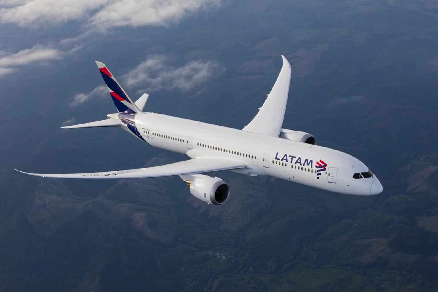 Demanda surpreende e LATAM amplia voos de São Paulo para Amsterdã e Lisboa