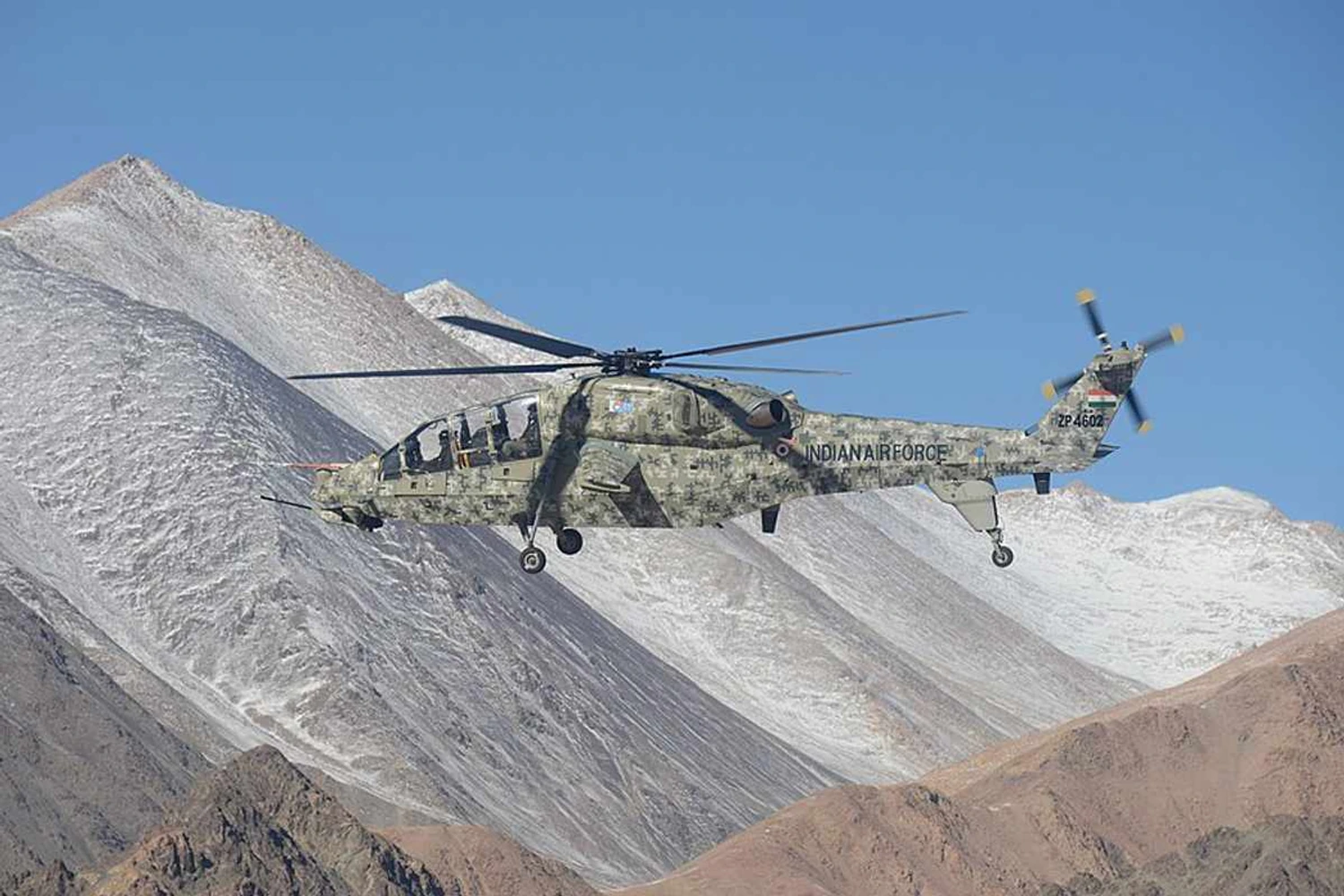 Prot&oacute;tipo do HAL Prachand em testes com a For&ccedil;a A&eacute;rea da &Iacute;ndia, em 2020 (Divulga&ccedil;&atilde;o)
