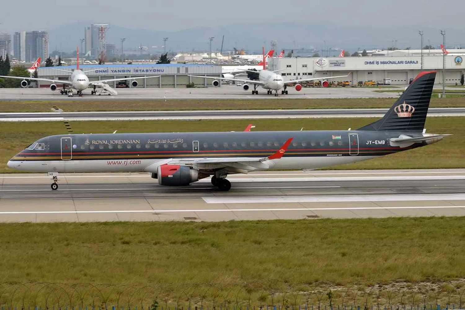 Royal Jordanian Airlines prepara aquisição de 10 jatos Embraer E2